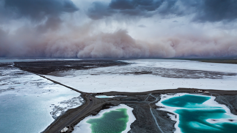 震撼！沙塵暴襲來 大片&ldquo;上映&rdquo;