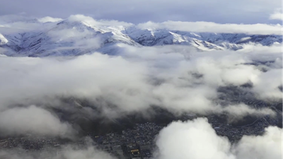 高原云海 &ldquo;天上&rdquo;玉樹